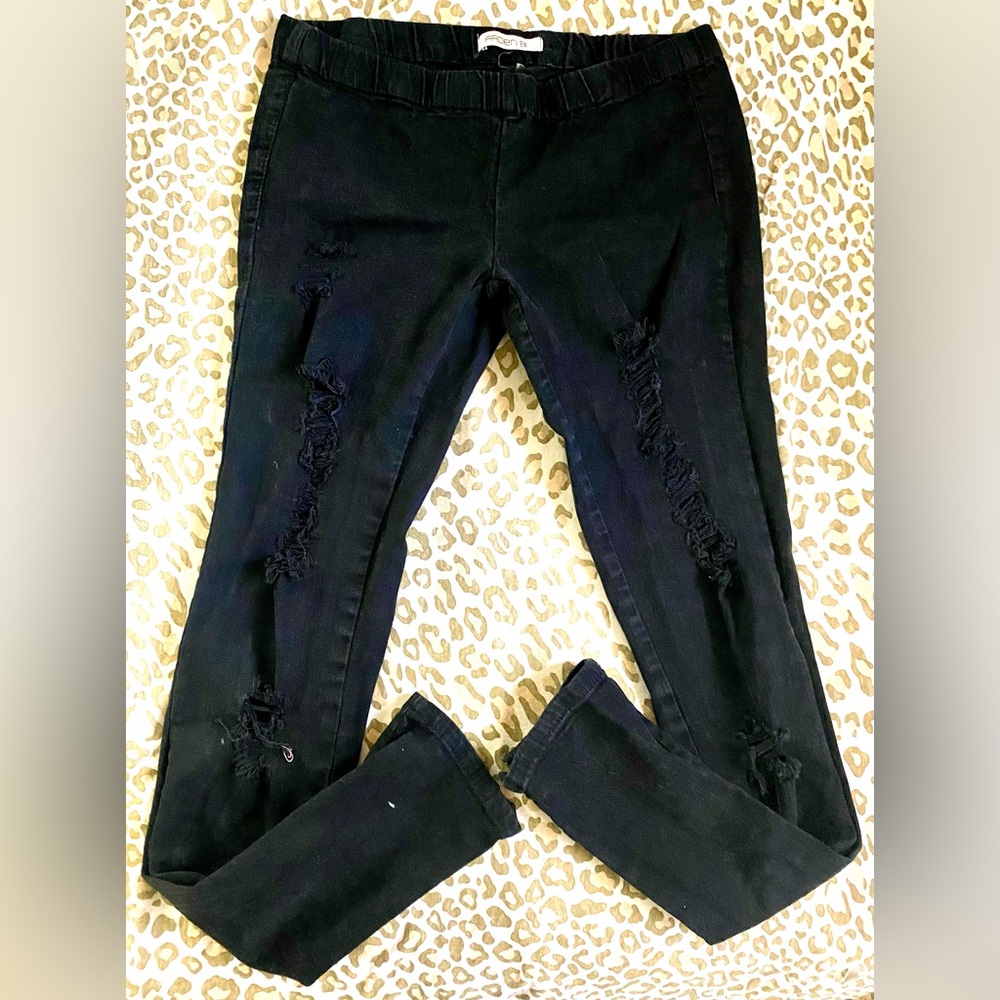 Arden B low rise jeggings distressed with zipper ankles S